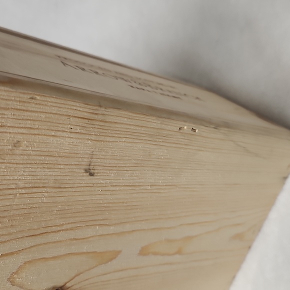 Arrow and Branch Wine Box w/hold up holder - Picture 15 of 16